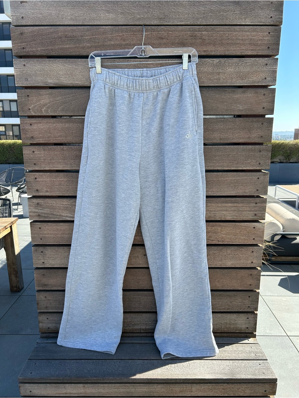 ALO Yoga Accolade Straight Leg Sweatpants | Size Small